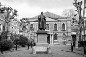 capilla de wesley con su estatua en Londres